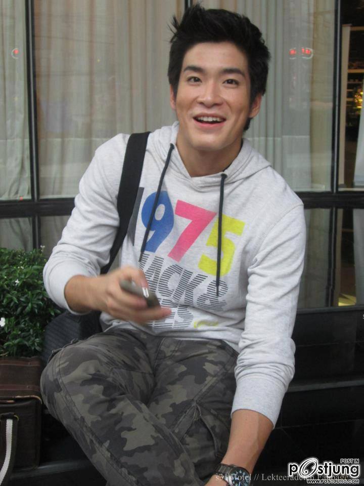 อาเล็ก  ธีรเดช เมื่อนก่อนเฉยๆ แต่ตอนนี้หลงเลย