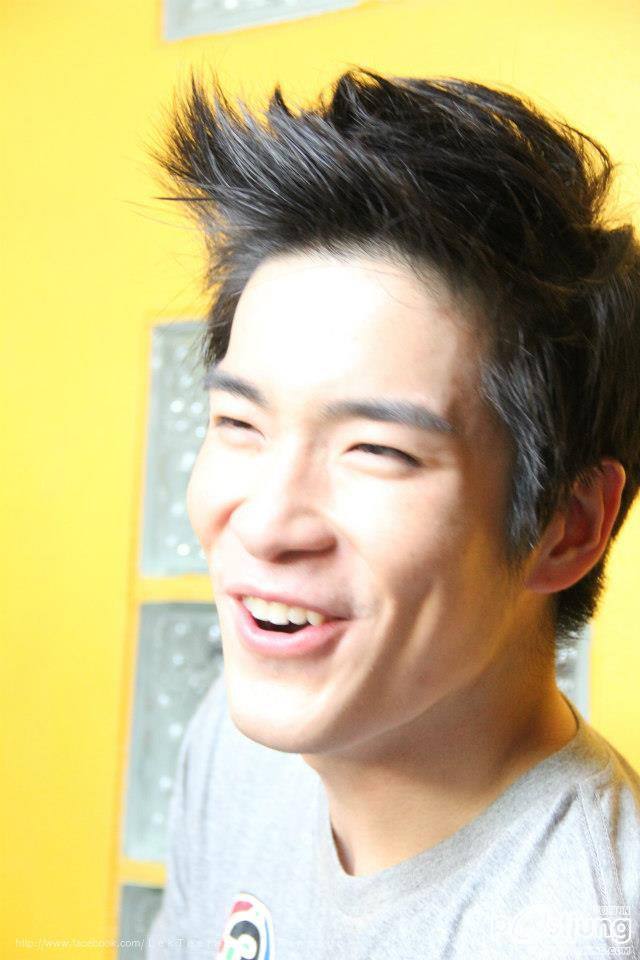 อาเล็ก  ธีรเดช รอยยิ้มทุกกริยาบทน่ารักๆ