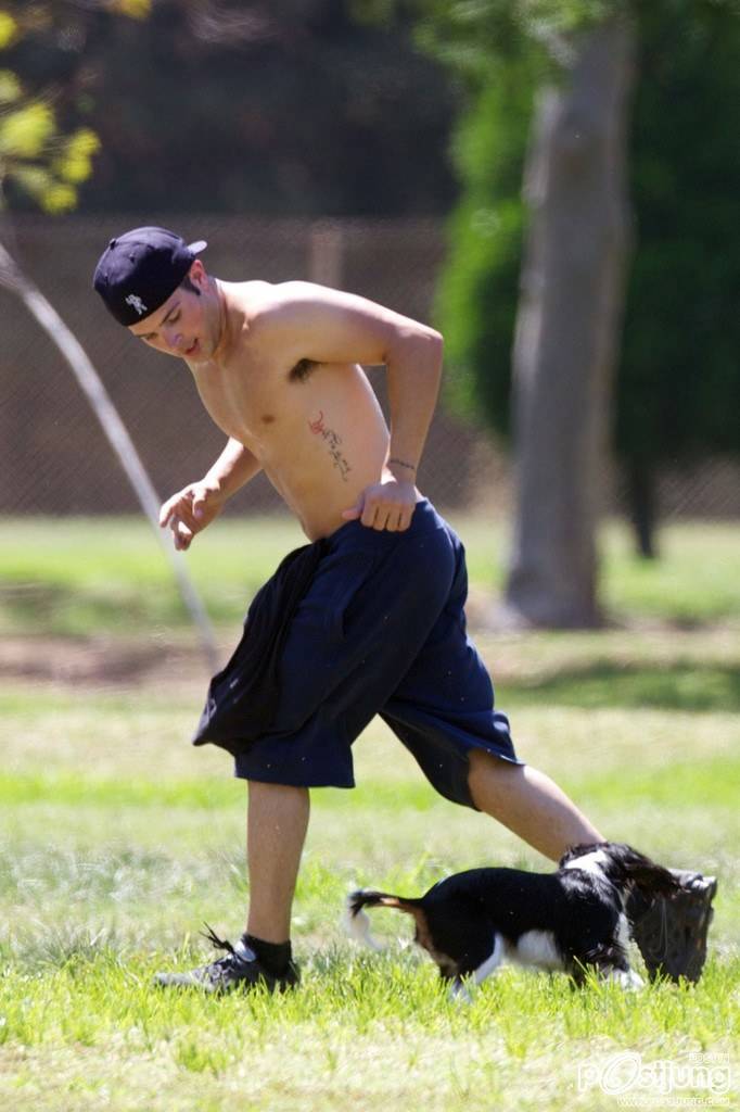 cody longoอกแน่นๆ