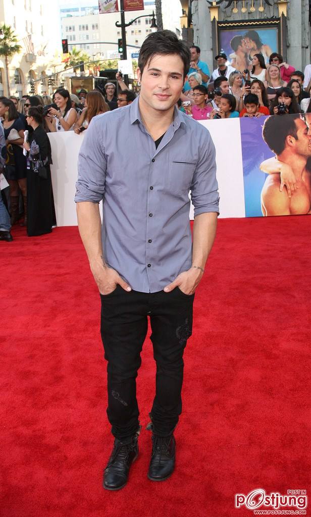 cody longoอกแน่นๆ