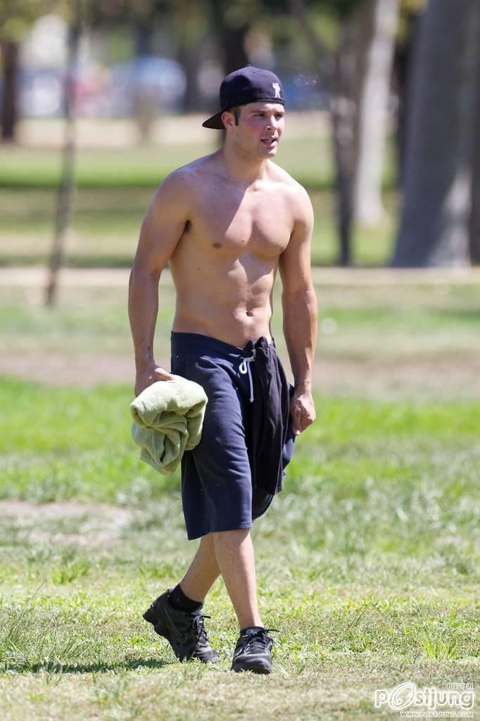 cody longoอกแน่นๆ