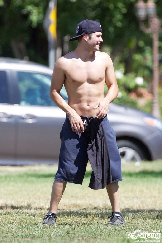 cody longoอกแน่นๆ