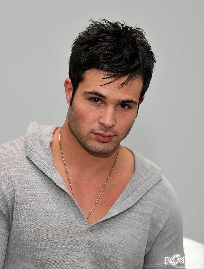 cody longoอกแน่นๆ