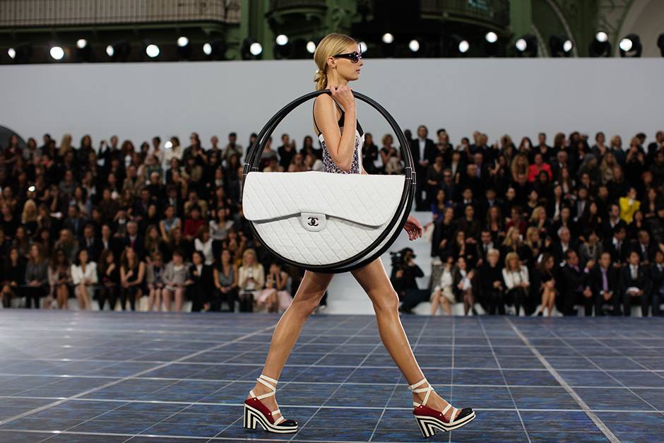 CHANEL hula hoop bag