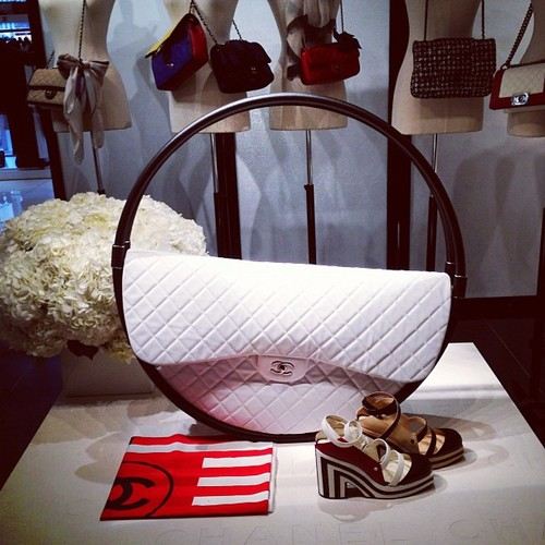 กระเป๋าถือ**ราคาแสนแพง** ที่กำลังฮิตกันทั่วบ้านทั่วเมือง