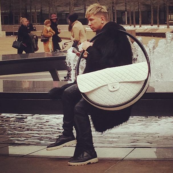 กระเป๋าถือ**ราคาแสนแพง** ที่กำลังฮิตกันทั่วบ้านทั่วเมือง