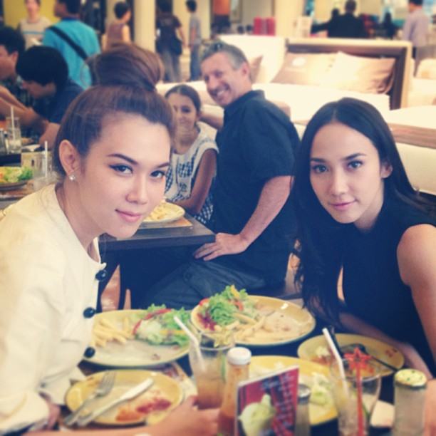 คู่เพื่อนซี้สุดน่ารัก อั้ม - เมย์