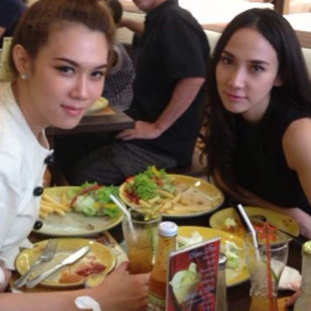 คู่เพื่อนซี้สุดน่ารัก อั้ม - เมย์