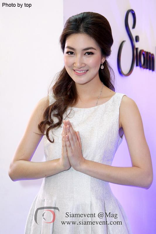 "แพนเค้ก-เขมนิจ" ร่วมงาน สยามเลเซอร์ คลินิก