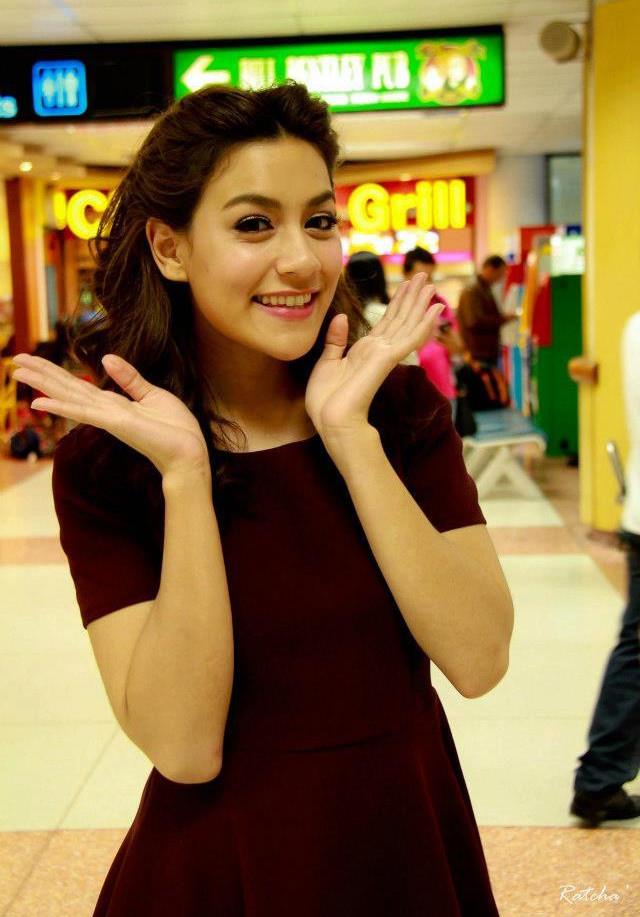 ดาราสาวลูกครึ่ง