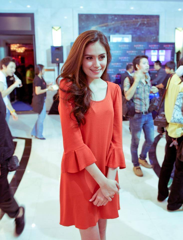 ดาราสาวลูกครึ่ง