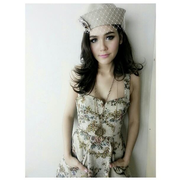 ดาราสาวลูกครึ่ง