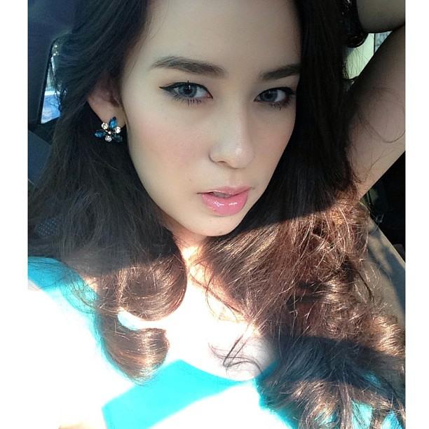 ดาราสาวลูกครึ่ง