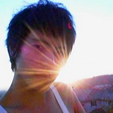 อยากรู้ว่า ผุ้ชายคนนี้ชื่ออะไรมีใครพอรู้จักบ้างค้า