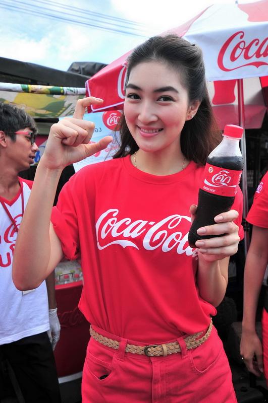 แพนเค้ก กับชุดสีแดงแรงๆเริ่ดๆ