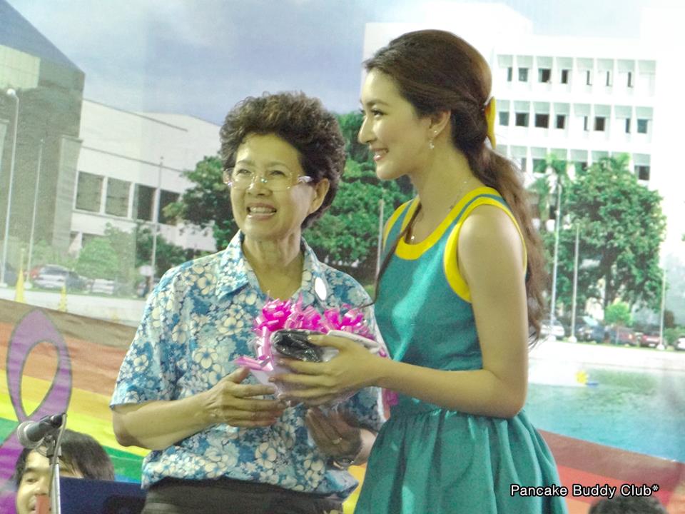 แพนเค้ก งานกาชาด - 30/03/13