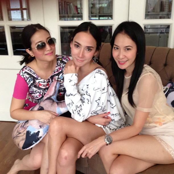 อั้ม พัชฯ : อัพเดต Instagram 01/04/2013 [ @aum_patchrapa ]