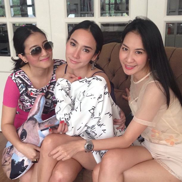 อั้ม พัชฯ : อัพเดต Instagram 01/04/2013 [ @aum_patchrapa ]