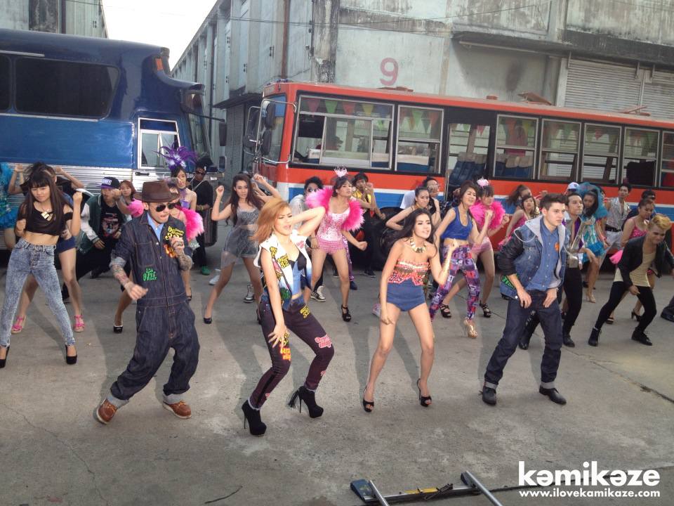 3.2.1 ประกาศท้าใบเตย อาร์สยาม เปิดสงครามความมันส์กลางอากาศร้อนระอุ