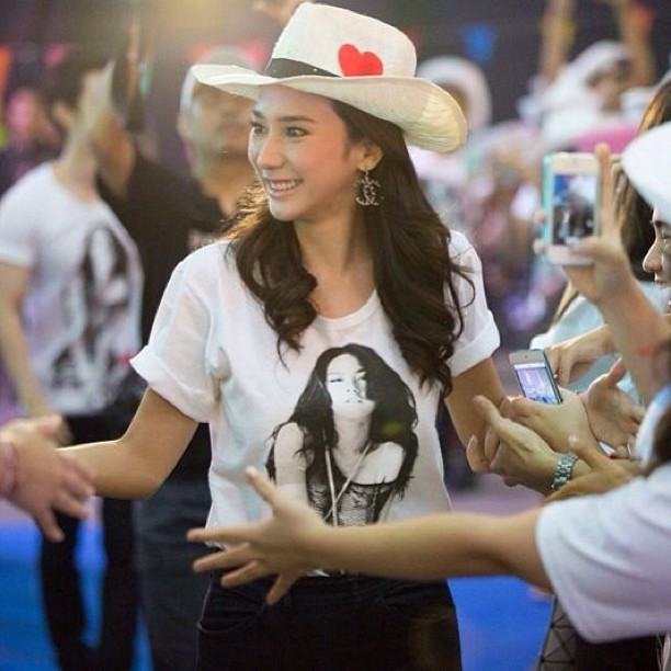 สนุกสุดเหวี่ยง! อั้ม จัดปาร์ตี้เลี้ยงแฟนคลับ ฉลองยอด IG ทะลุล้าน