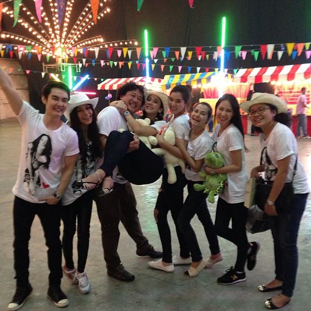 สนุกสุดเหวี่ยง! อั้ม จัดปาร์ตี้เลี้ยงแฟนคลับ ฉลองยอด IG ทะลุล้าน