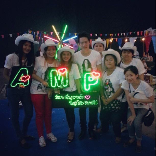 สนุกสุดเหวี่ยง! อั้ม จัดปาร์ตี้เลี้ยงแฟนคลับ ฉลองยอด IG ทะลุล้าน