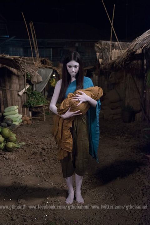 ใหม่ ทุ่มสุดตัว ฉากห้อยหัวเล่นเองไม่ใช้สแตนอิน ใน พี่มาก..พระโขนง