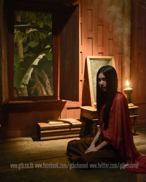 ใหม่ ทุ่มสุดตัว ฉากห้อยหัวเล่นเองไม่ใช้สแตนอิน ใน พี่มาก..พระโขนง