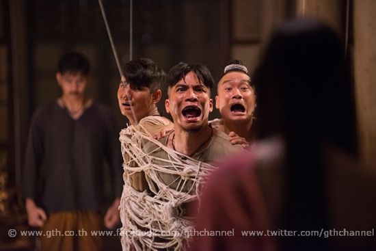 ใหม่ ทุ่มสุดตัว ฉากห้อยหัวเล่นเองไม่ใช้สแตนอิน ใน พี่มาก..พระโขนง