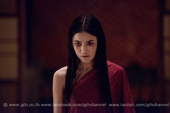 ใหม่ ทุ่มสุดตัว ฉากห้อยหัวเล่นเองไม่ใช้สแตนอิน ใน พี่มาก..พระโขนง