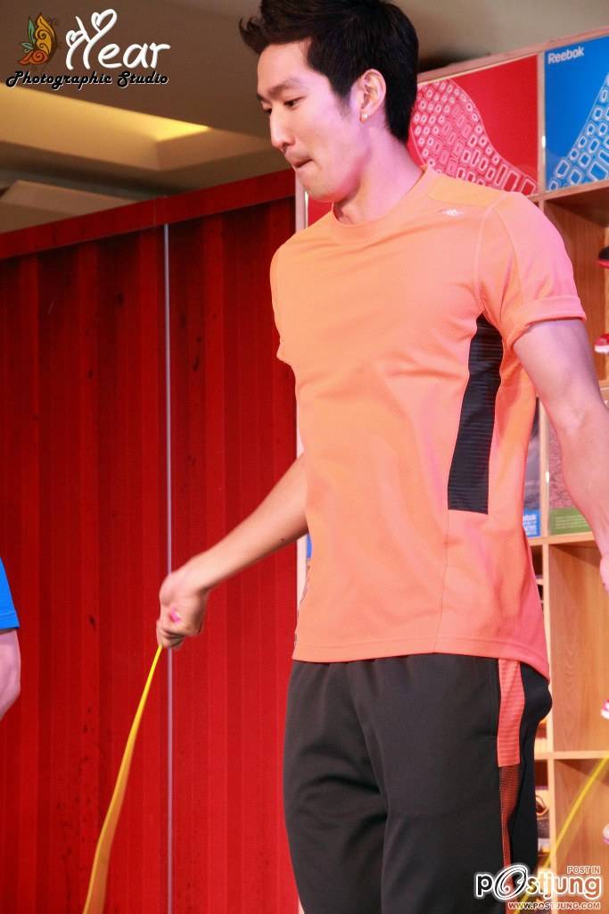 พี่เดี่ยวกับ...กับชุดสีส้ม