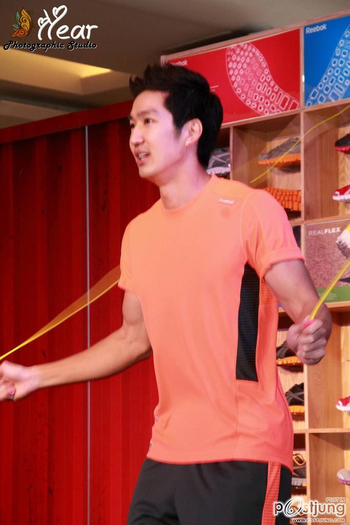 พี่เดี่ยวกับ...กับชุดสีส้ม