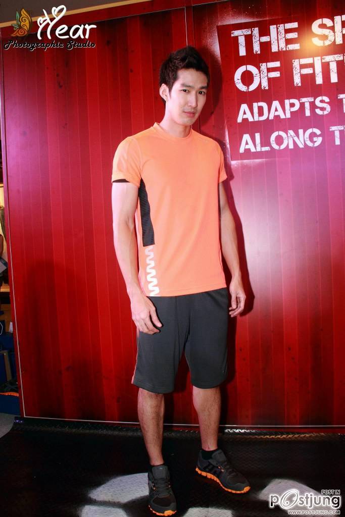 พี่เดี่ยวกับ...กับชุดสีส้ม