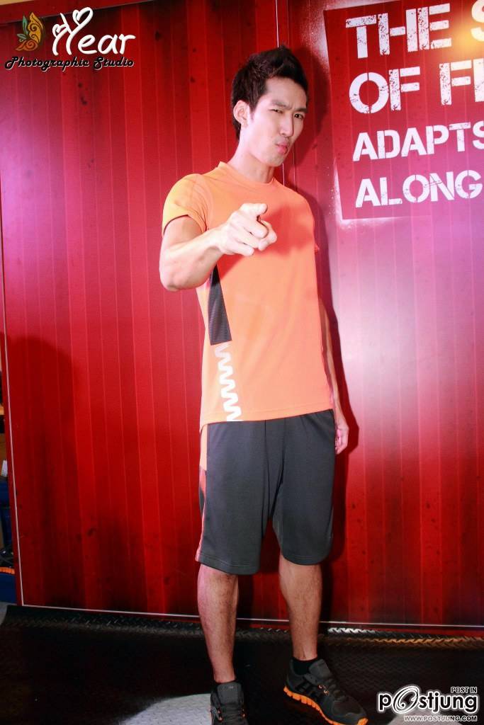 พี่เดี่ยวกับ...กับชุดสีส้ม