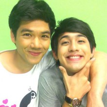 เลโอ+นิคกี้