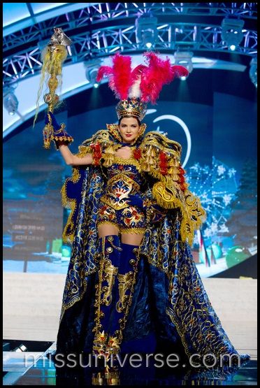 อันดับ 9 Nicole Faveron-Miss Peru 2012