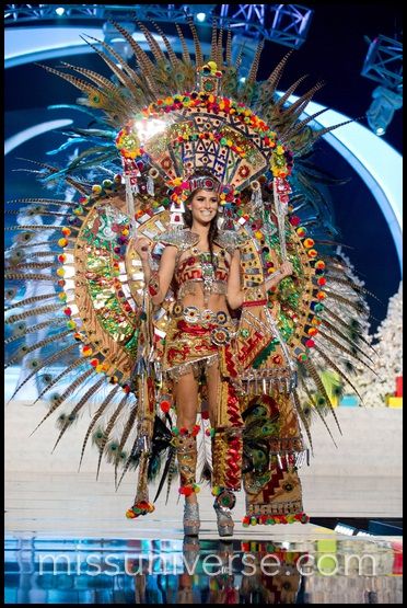 อันดับ 2 Karina Gonzalez-Miss Mexico 2012