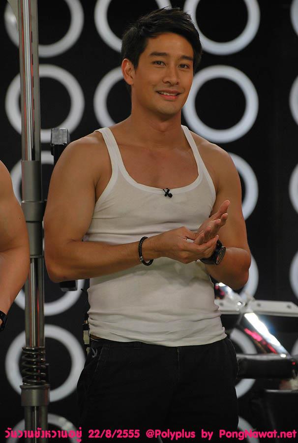 พี่ป้อง...ยิ้มน่าร๊ากกแอ๊รายย