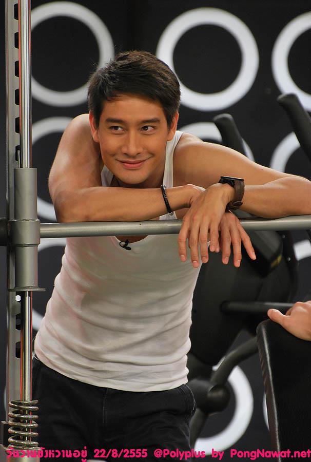 พี่ป้อง...ยิ้มน่าร๊ากกแอ๊รายย