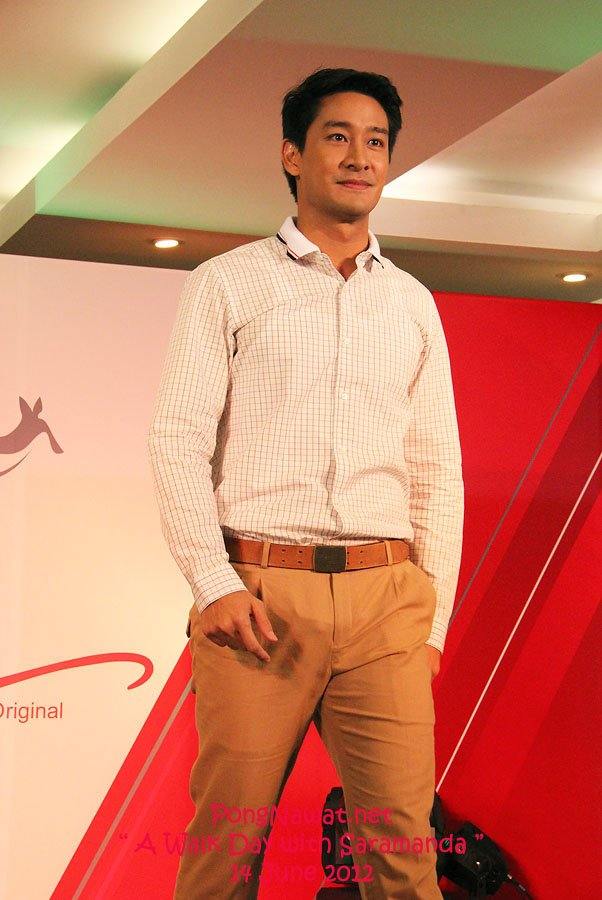 พี่ป้อง...ยิ้มน่าร๊ากกแอ๊รายย