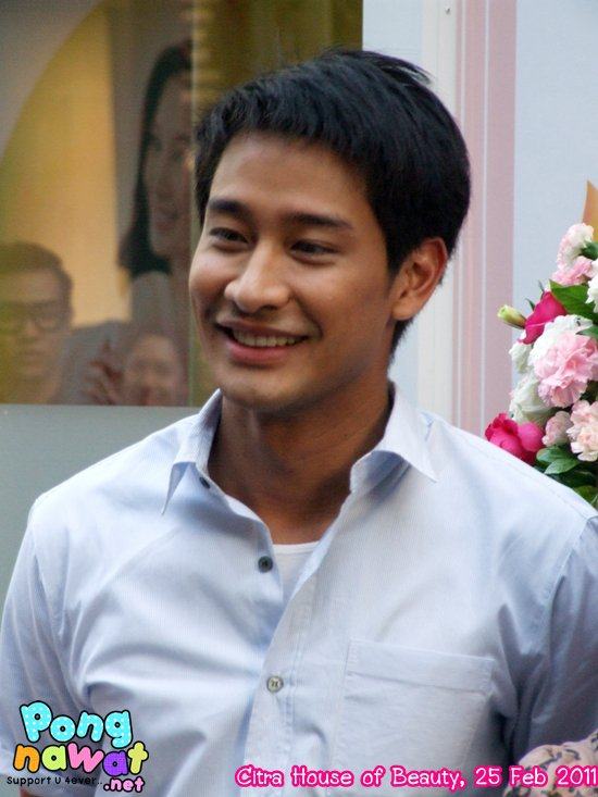 พี่ป้อง...ยิ้มน่าร๊ากกแอ๊รายย