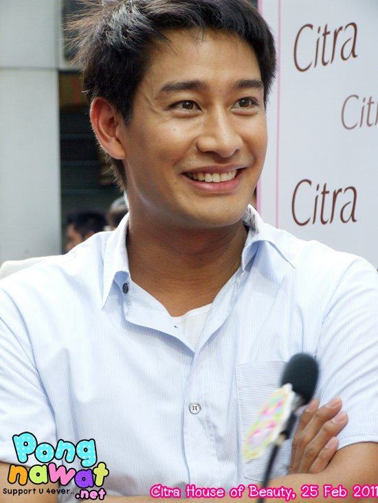 พี่ป้อง...ยิ้มน่าร๊ากกแอ๊รายย