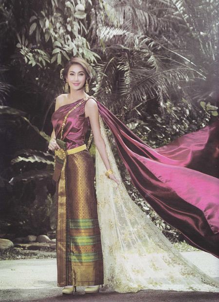 แฟชั่น ชุดแต่งงานแบบไทย กับ เนย โชติกา