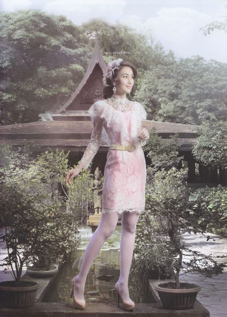 แฟชั่น ชุดแต่งงานแบบไทย กับ เนย โชติกา