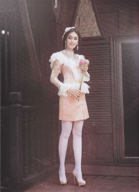 แฟชั่น ชุดแต่งงานแบบไทย กับ เนย โชติกา