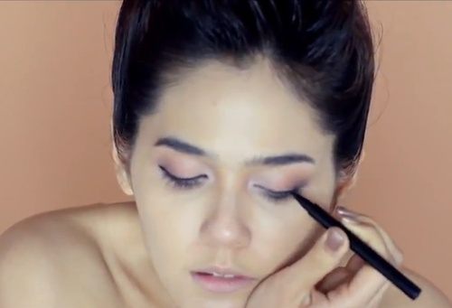 ดูกันรึยังคะ "อารยาพาเพลิน" สอนการแต่งหน้าแบบ "อารยา"