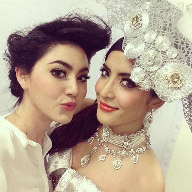 สองสาวตาคมสวย" ใหม่ ดาวิกา , พิ้งกี้ สาวิกา