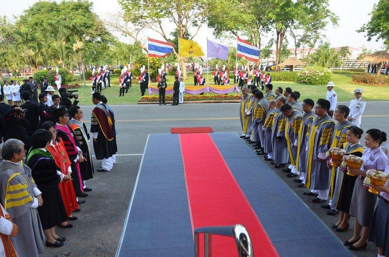 พิธีพระราชทานปริญญาบัตร มหาวิทยาลัยมหาสารคาม ประจำปี 2555