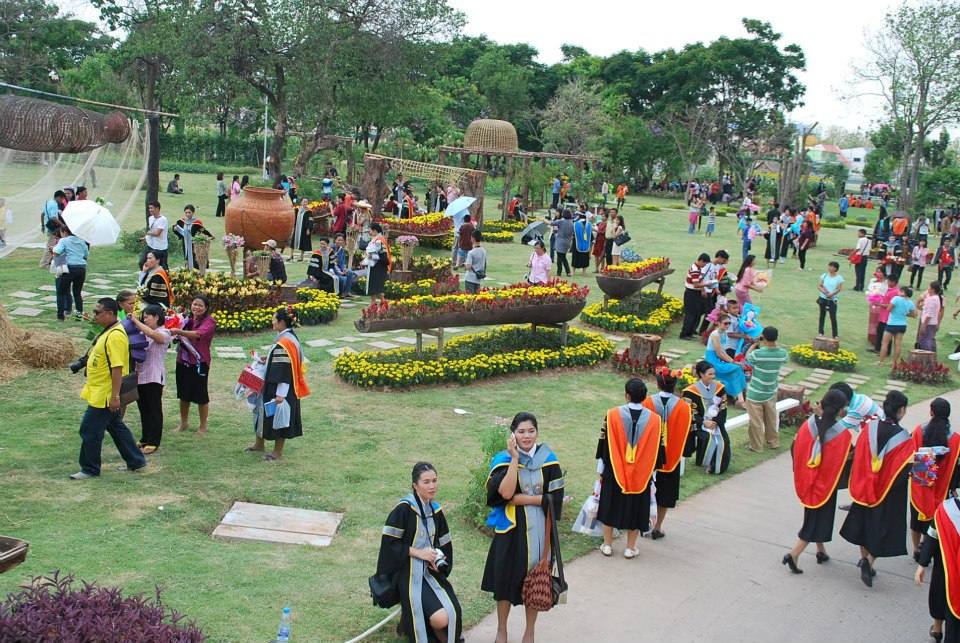 พิธีพระราชทานปริญญาบัตร มหาวิทยาลัยมหาสารคาม ประจำปี 2555