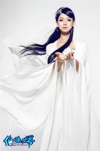 Qi Wei 戚薇 cosplay《仙侠世界》 online (2013)